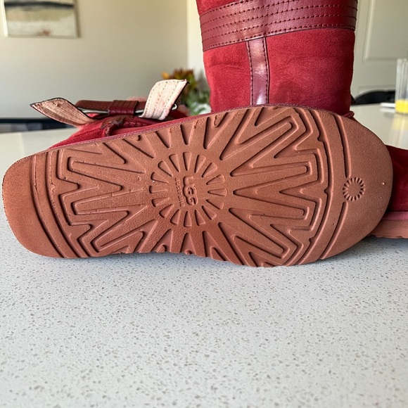 Ugg Boots - Picture 5 of 7